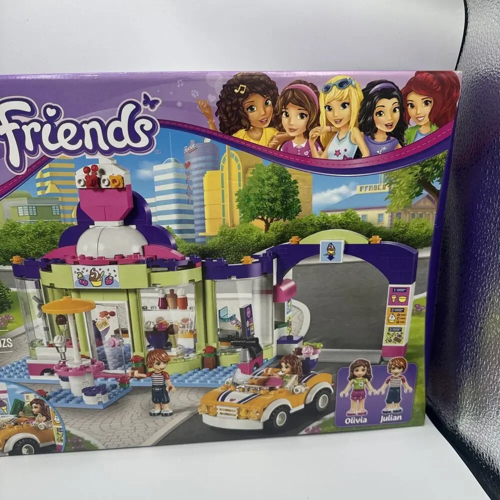 LEGO FRIENDS: Heartlake Frozen Yogurt Shop (41320) - Picture 5 of 9
